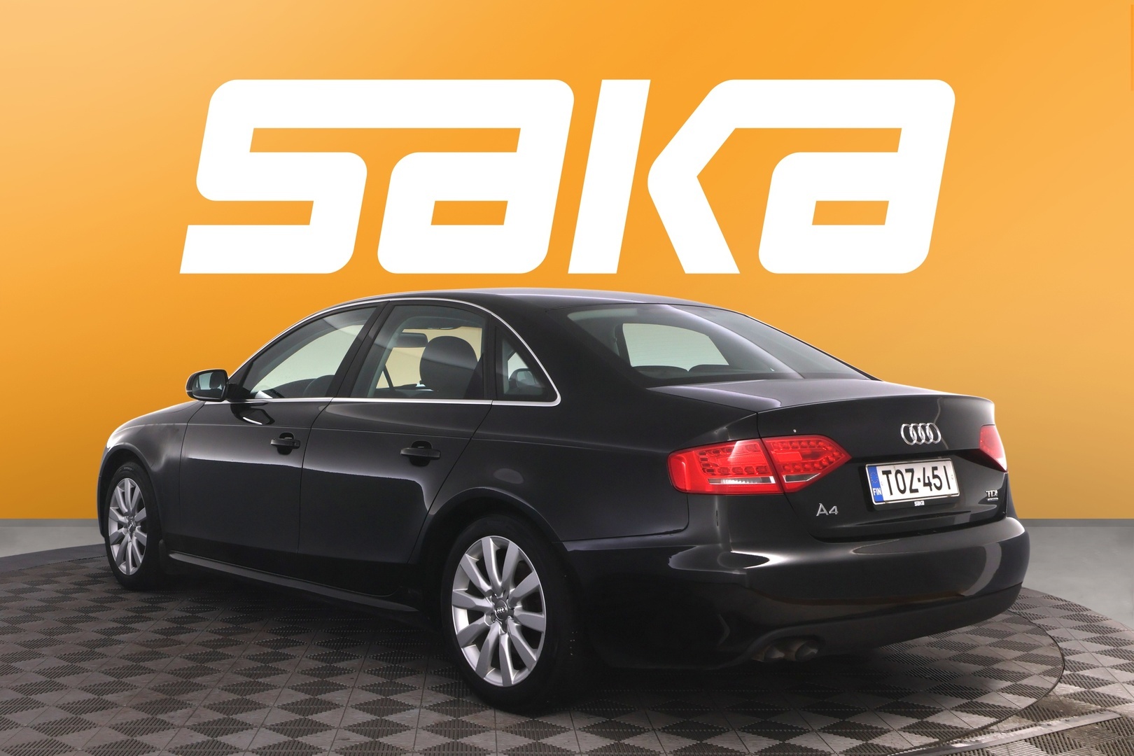 AUDI A4 2011