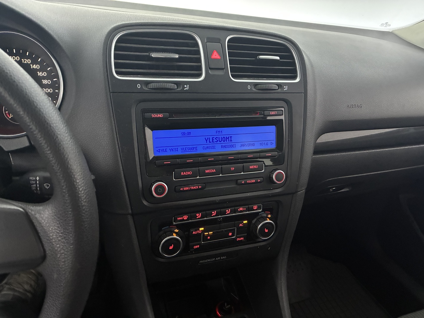 VOLKSWAGEN Golf 2010