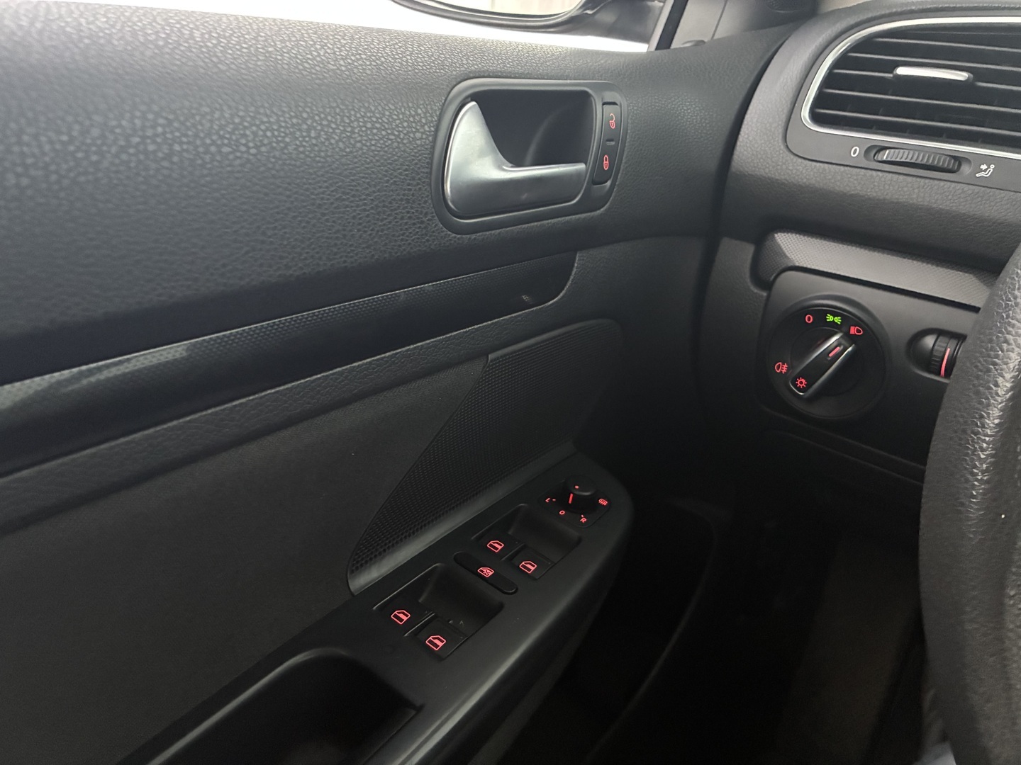 VOLKSWAGEN Golf 2010