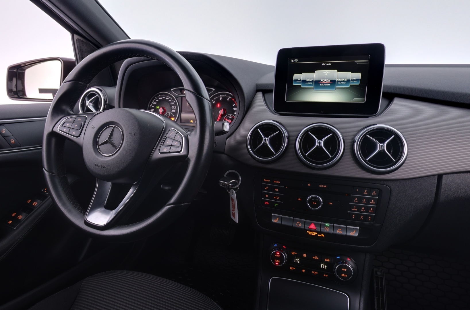 MERCEDES-BENZ B 2016