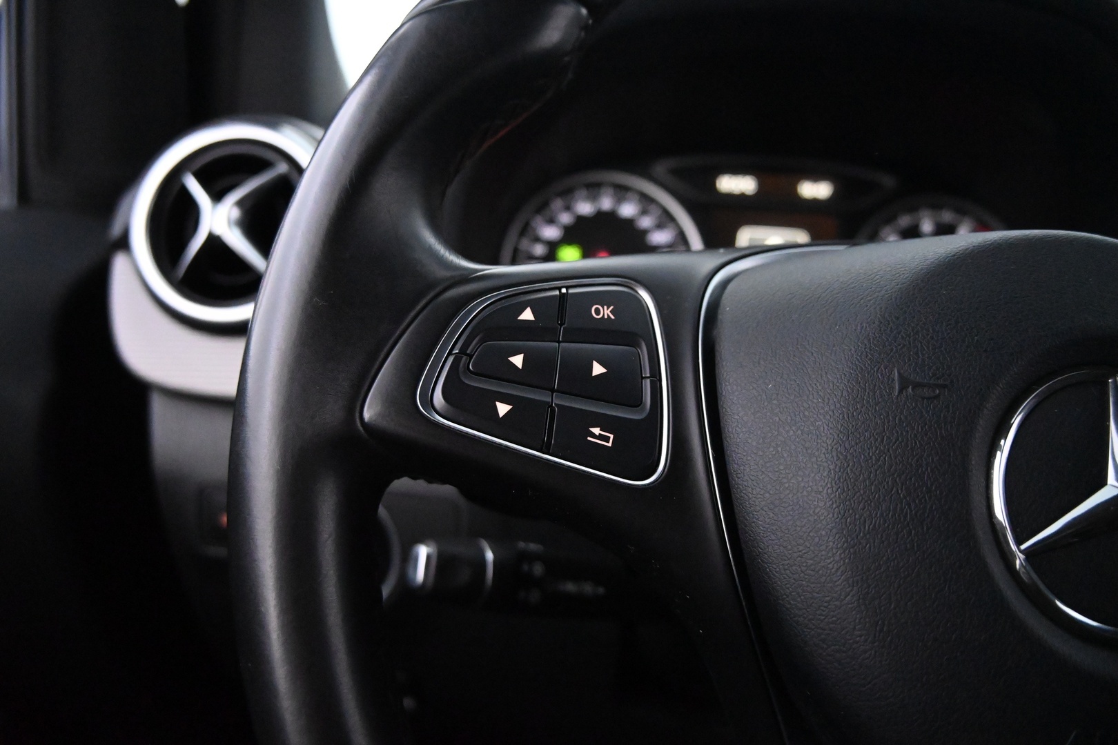 MERCEDES-BENZ B 2016