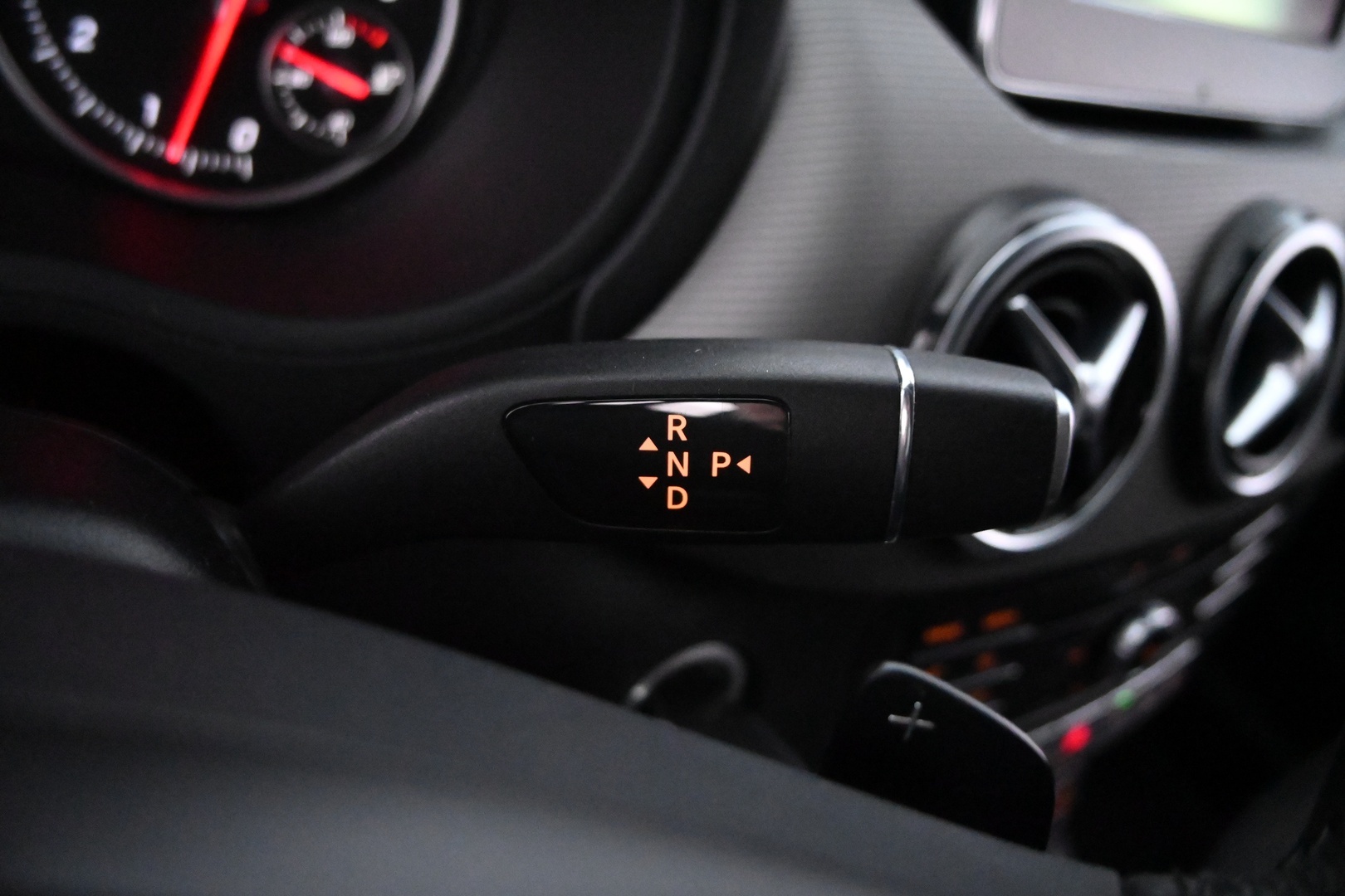 MERCEDES-BENZ B 2016