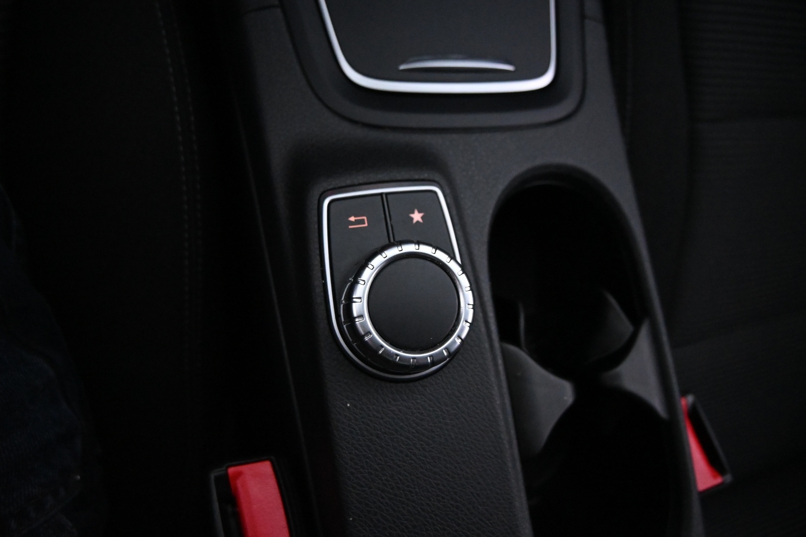 MERCEDES-BENZ B 2016