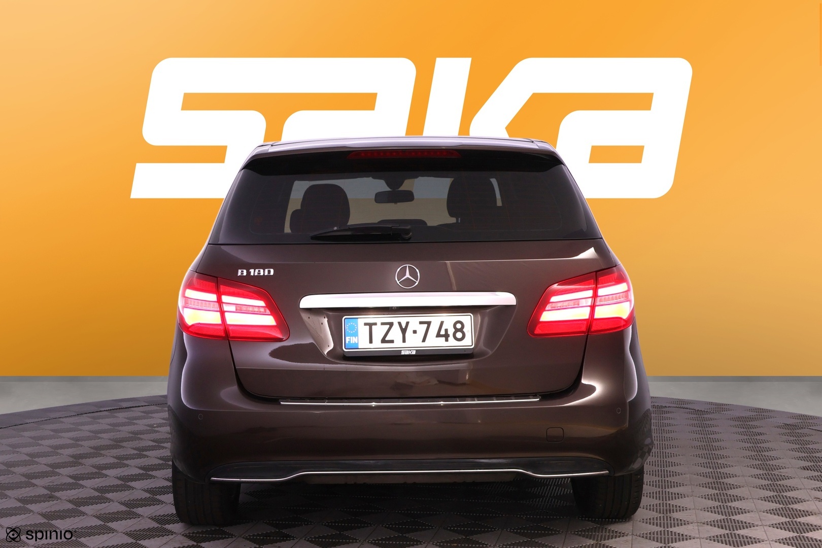 MERCEDES-BENZ B 2016