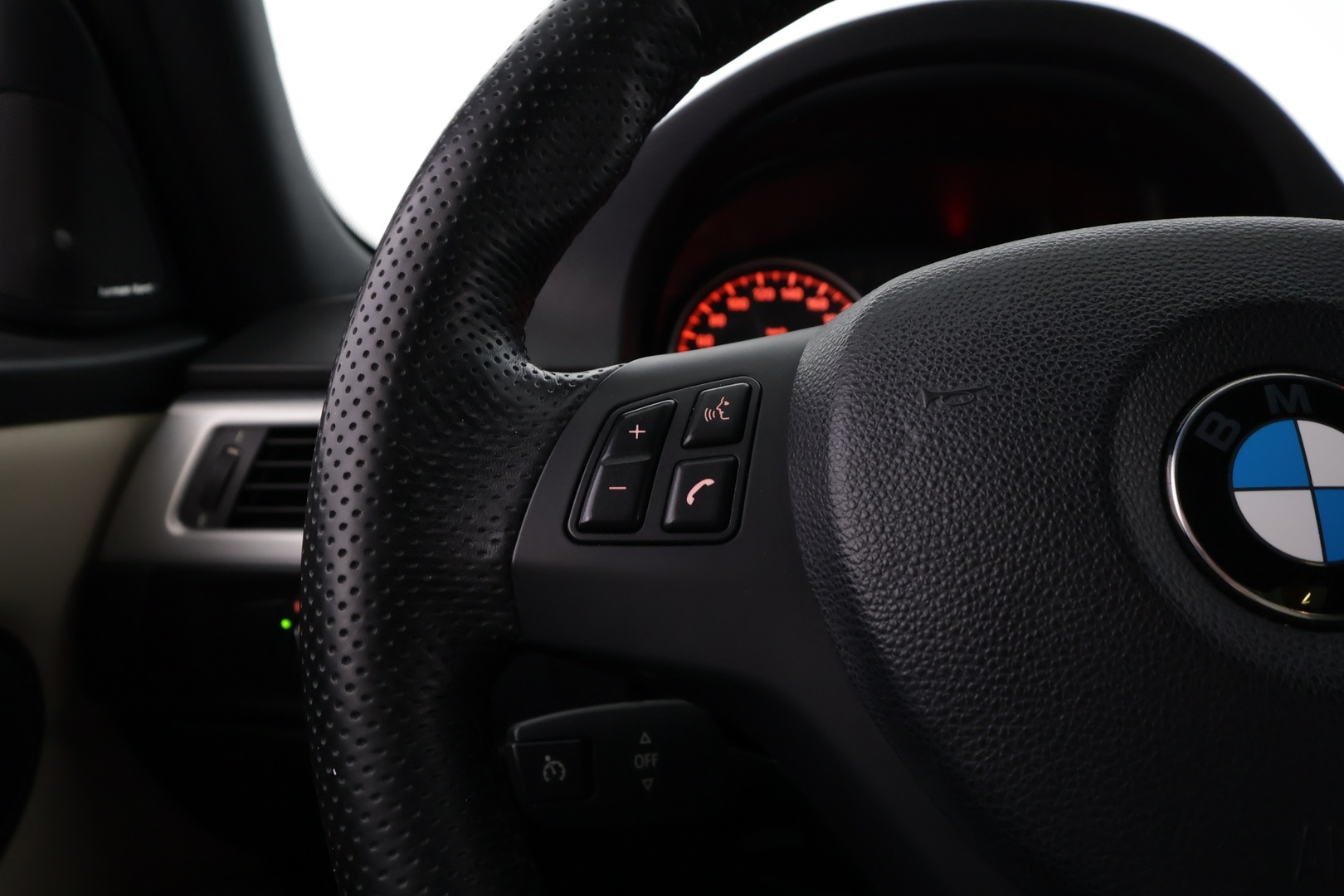 BMW 320 2011