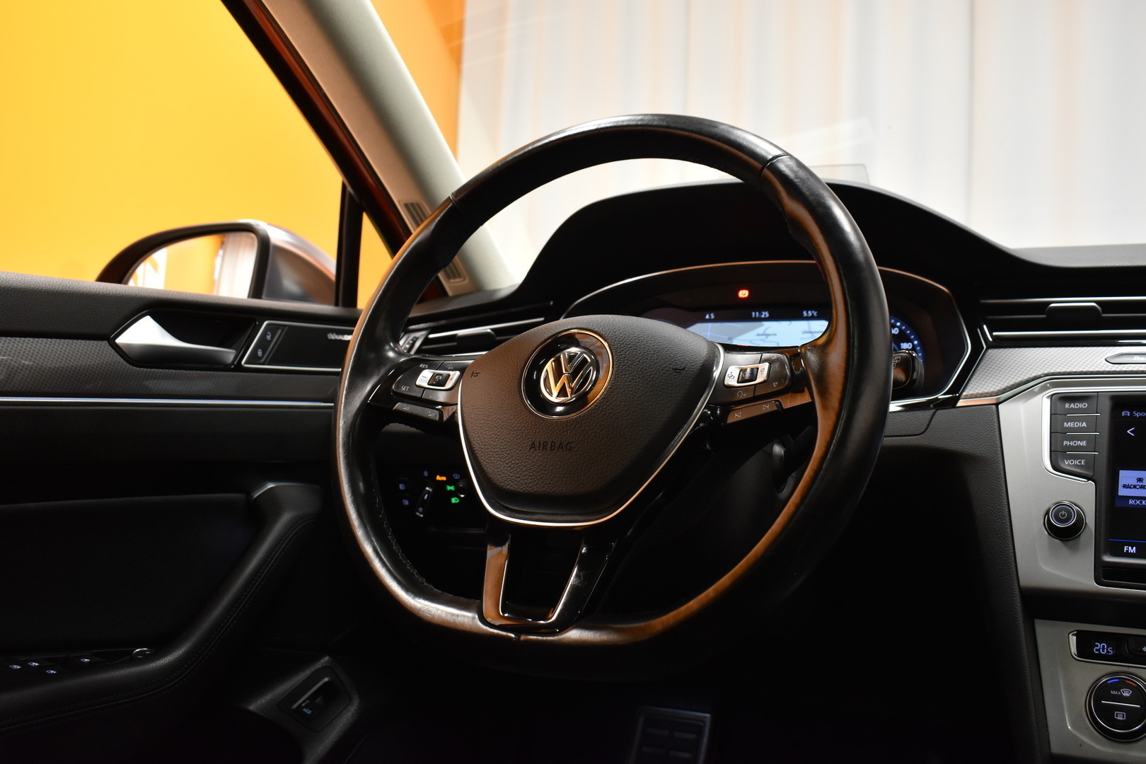 VOLKSWAGEN Passat 2017