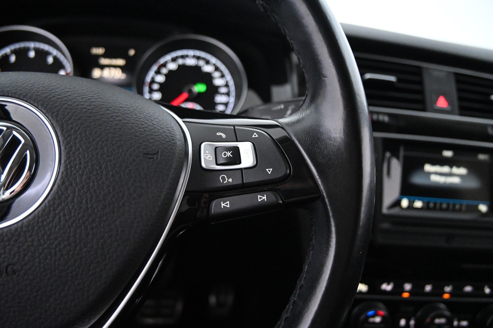 VOLKSWAGEN Golf 2016