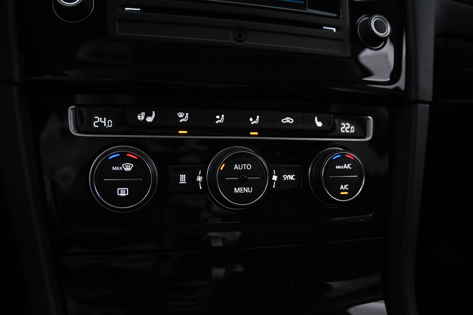 VOLKSWAGEN Golf 2016