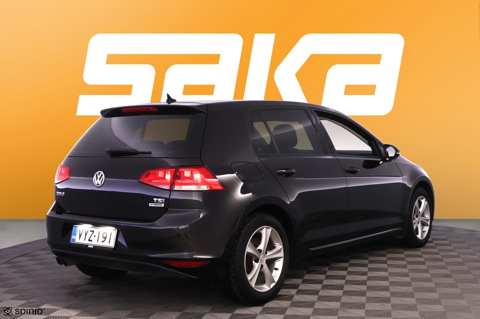 VOLKSWAGEN Golf 2016