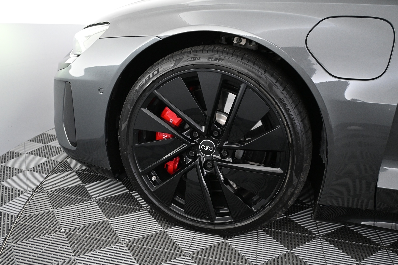 AUDI E-TRON GT RS 2023