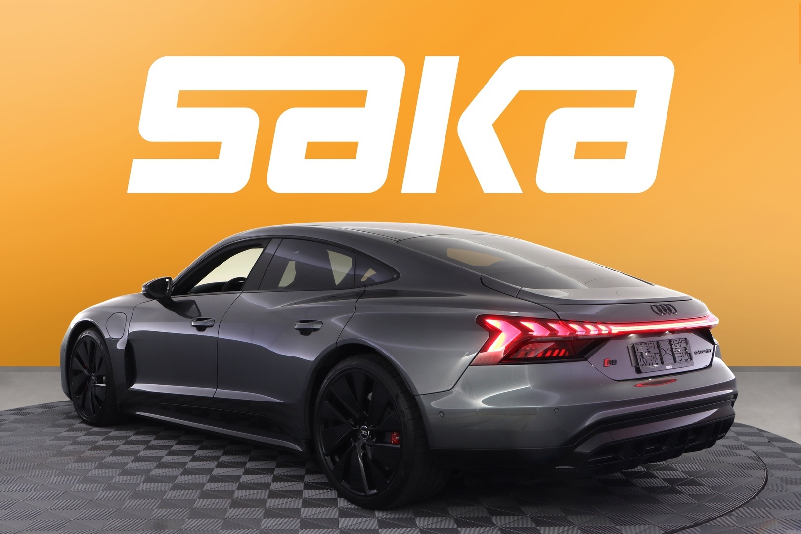 AUDI E-TRON GT RS 2023