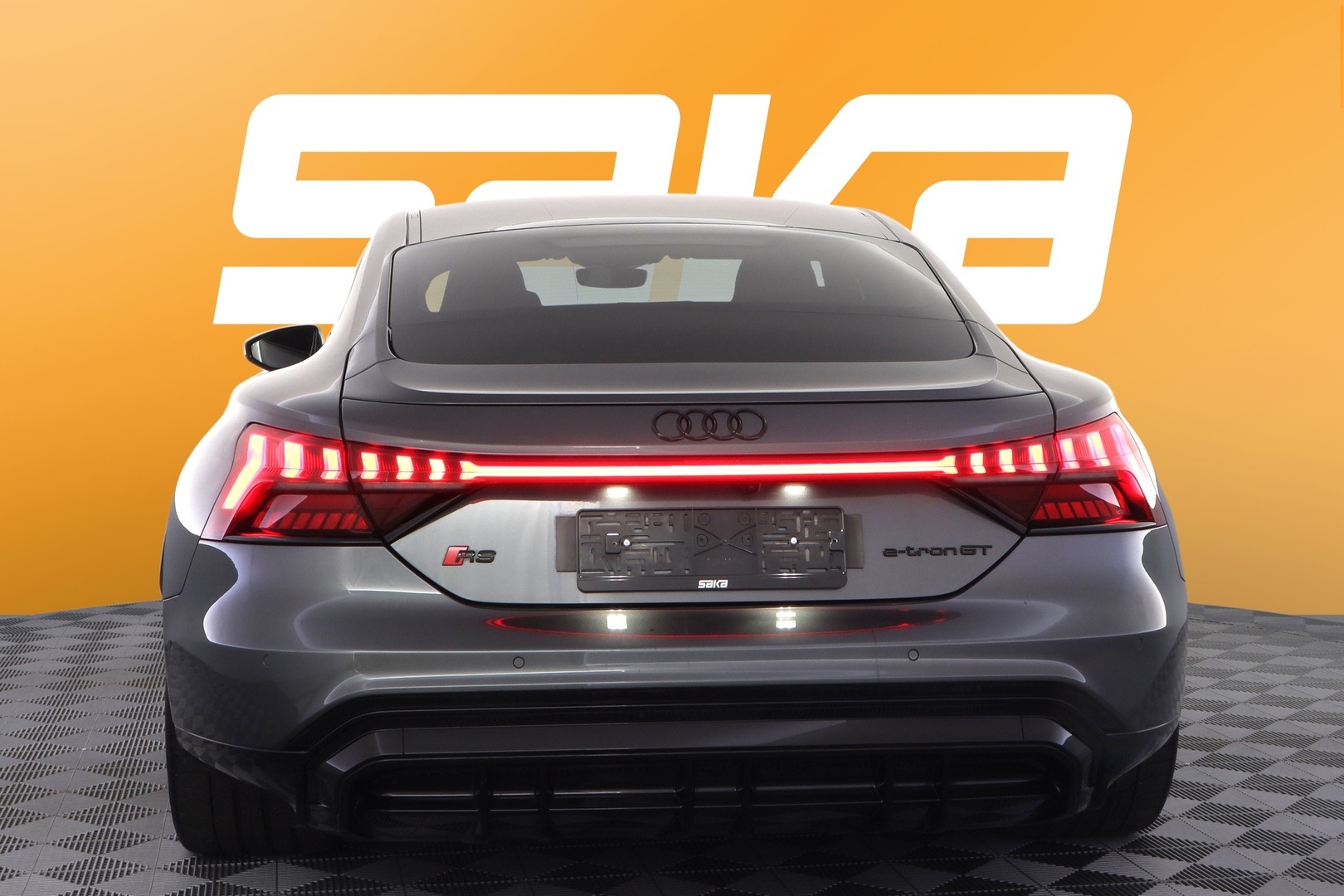 AUDI E-TRON GT RS 2023