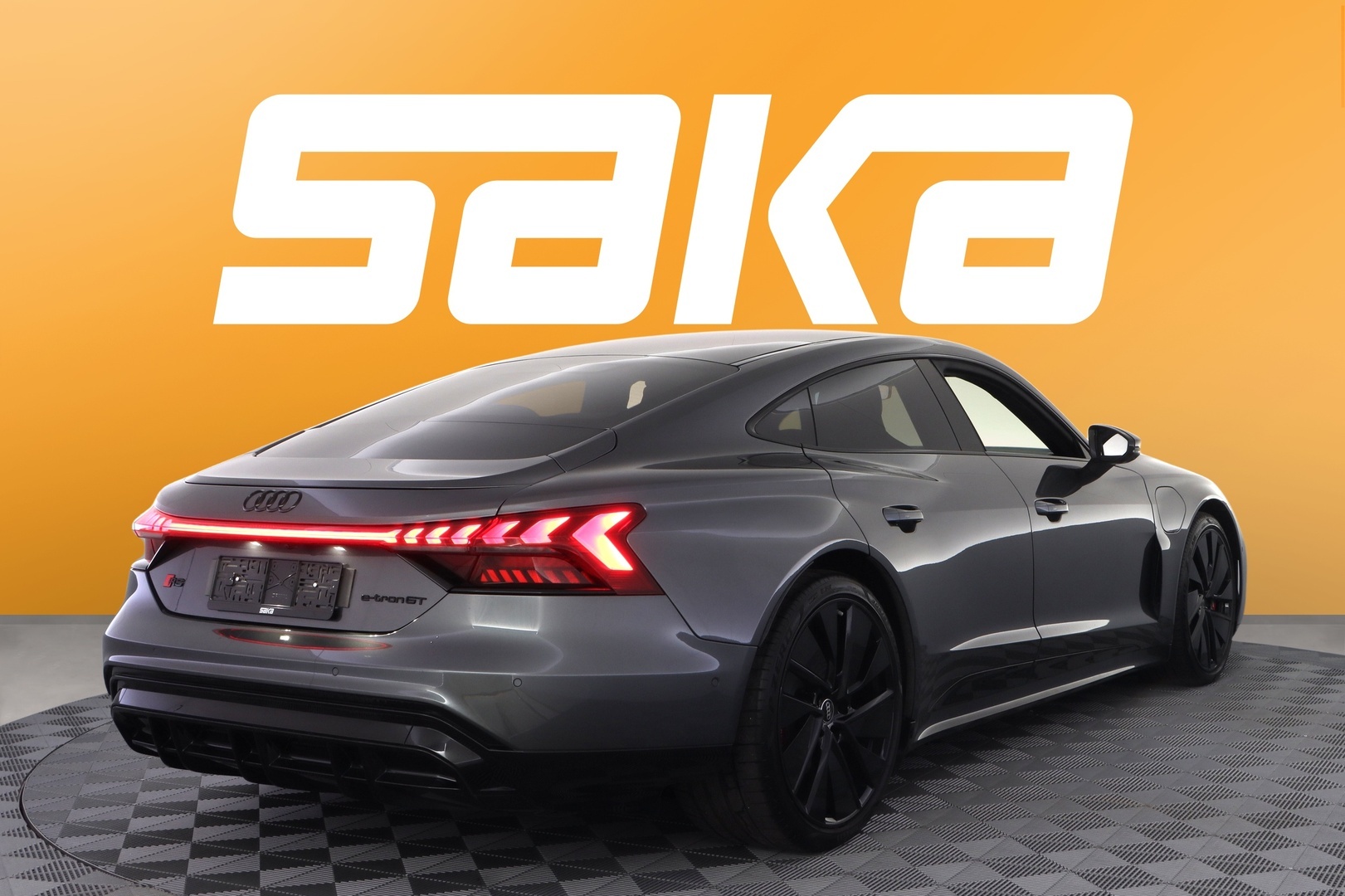 AUDI E-TRON GT RS 2023