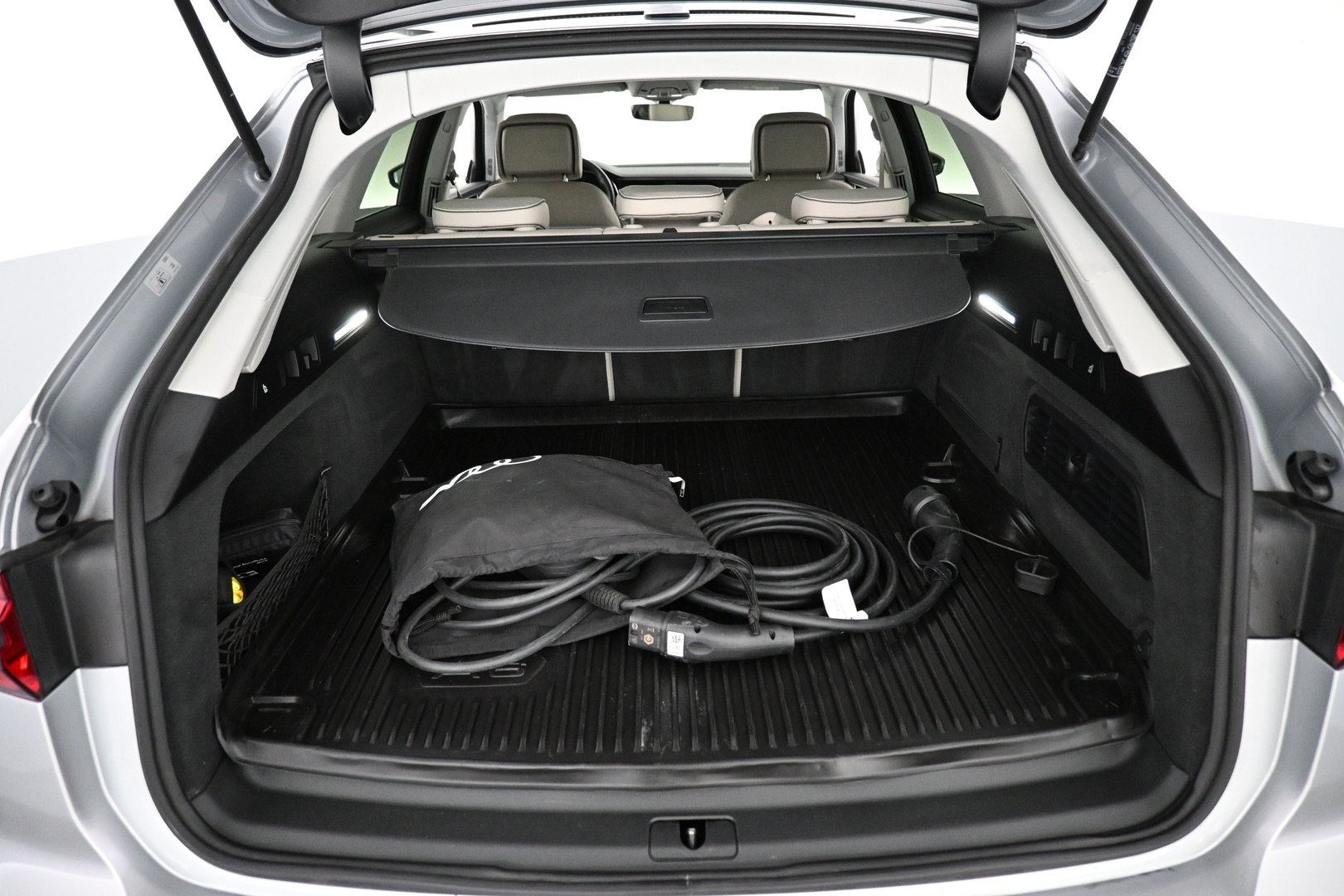 AUDI A6 2025