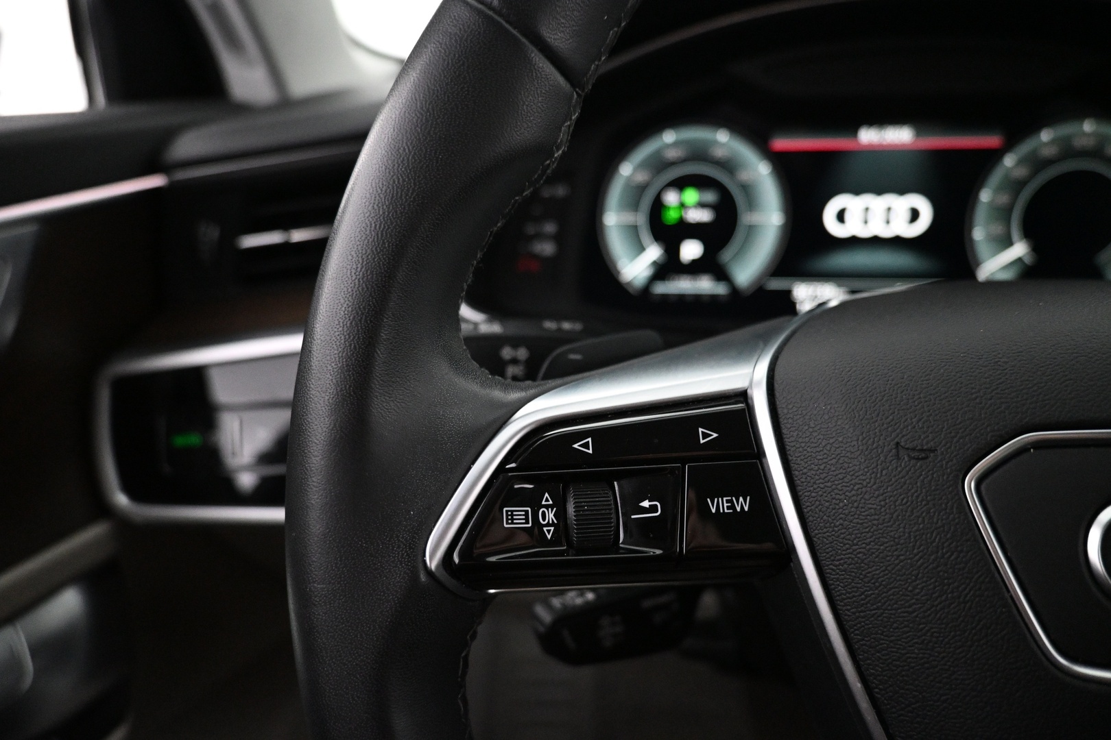 AUDI A6 2025