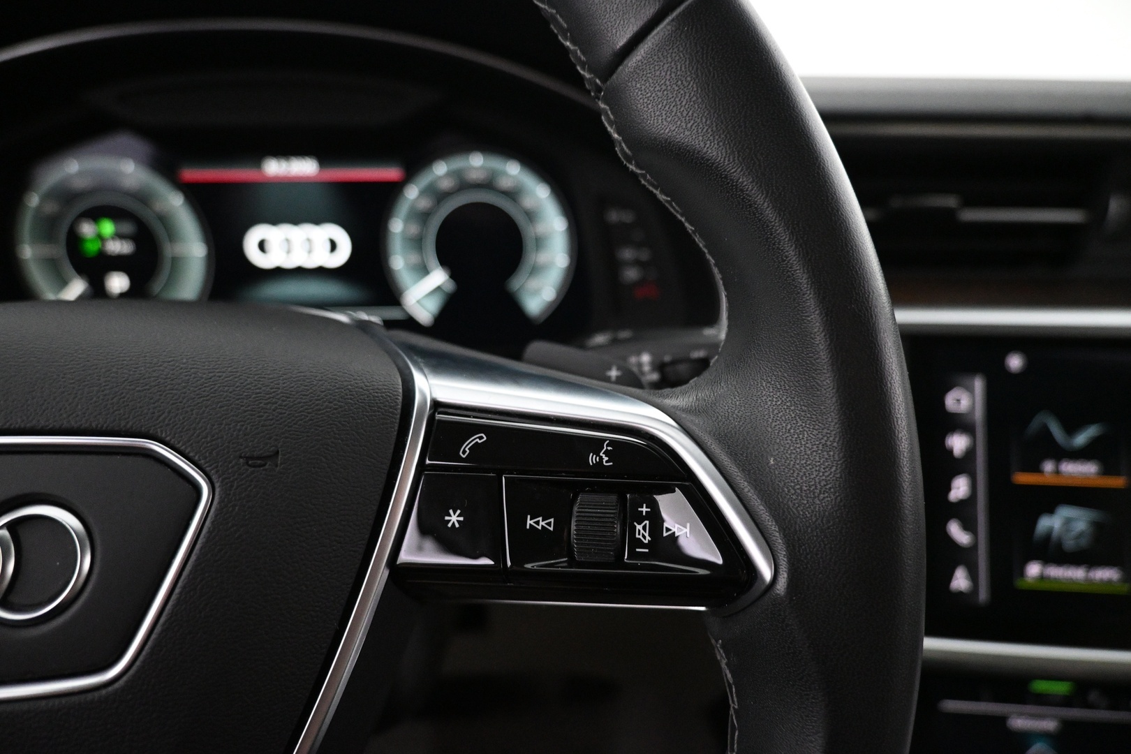 AUDI A6 2025