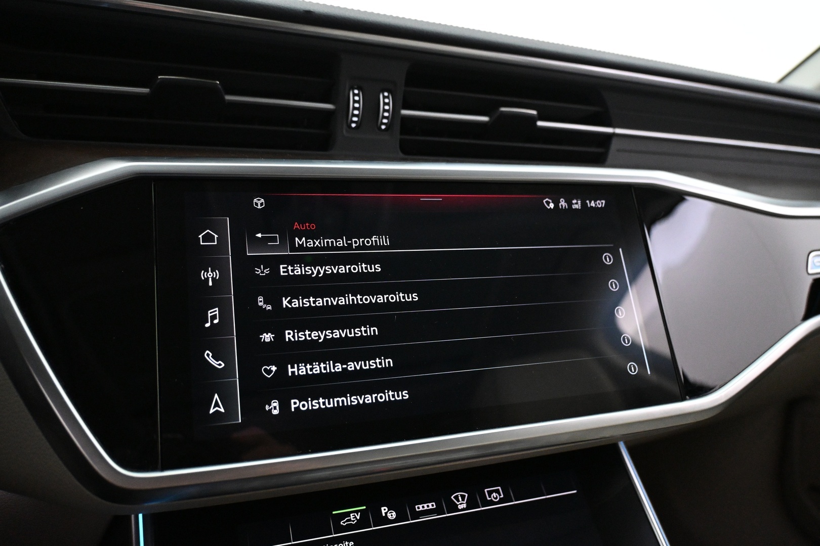 AUDI A6 2025