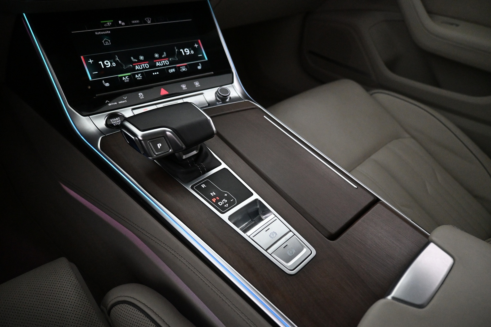 AUDI A6 2025