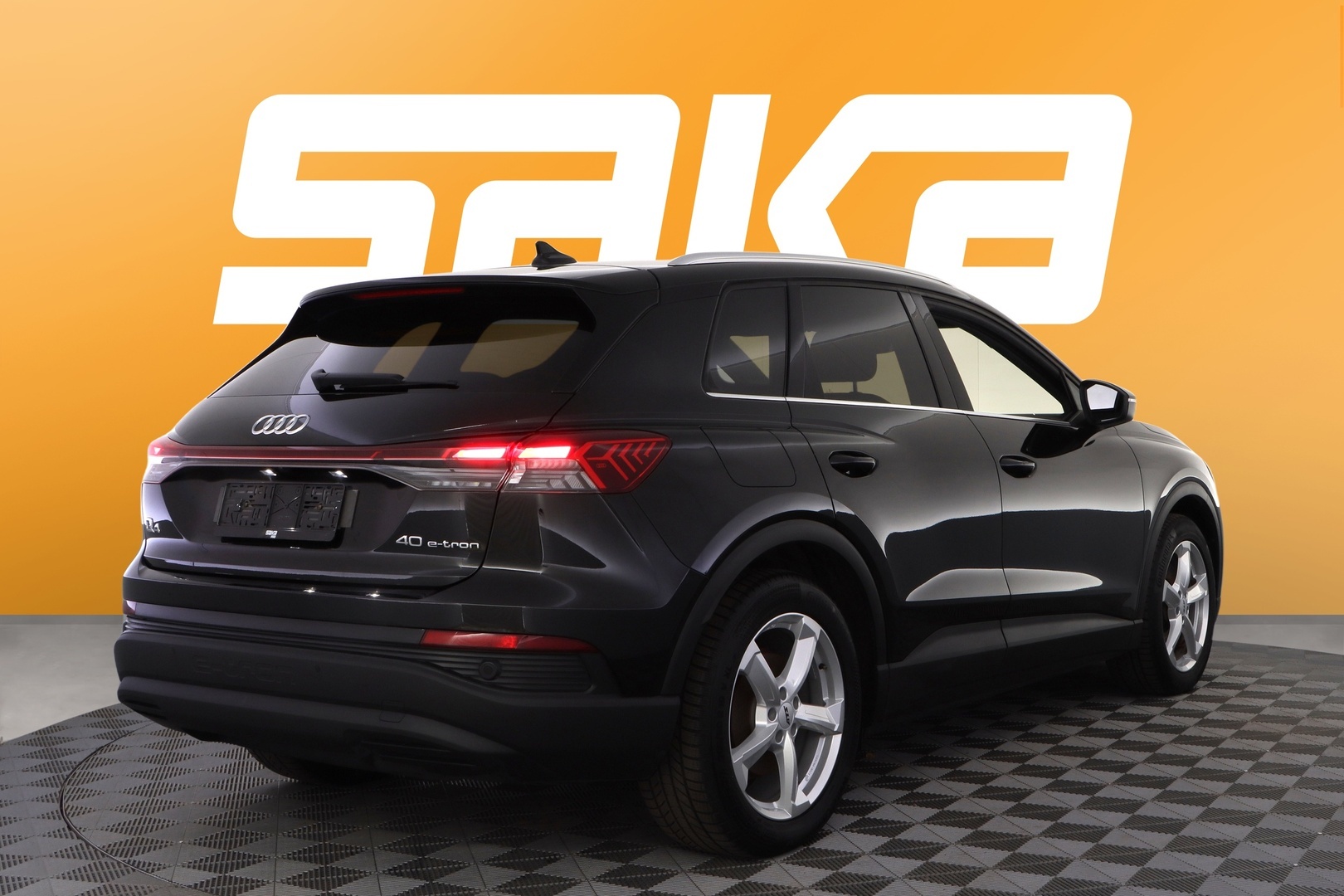 AUDI Q4 e-tron 2022