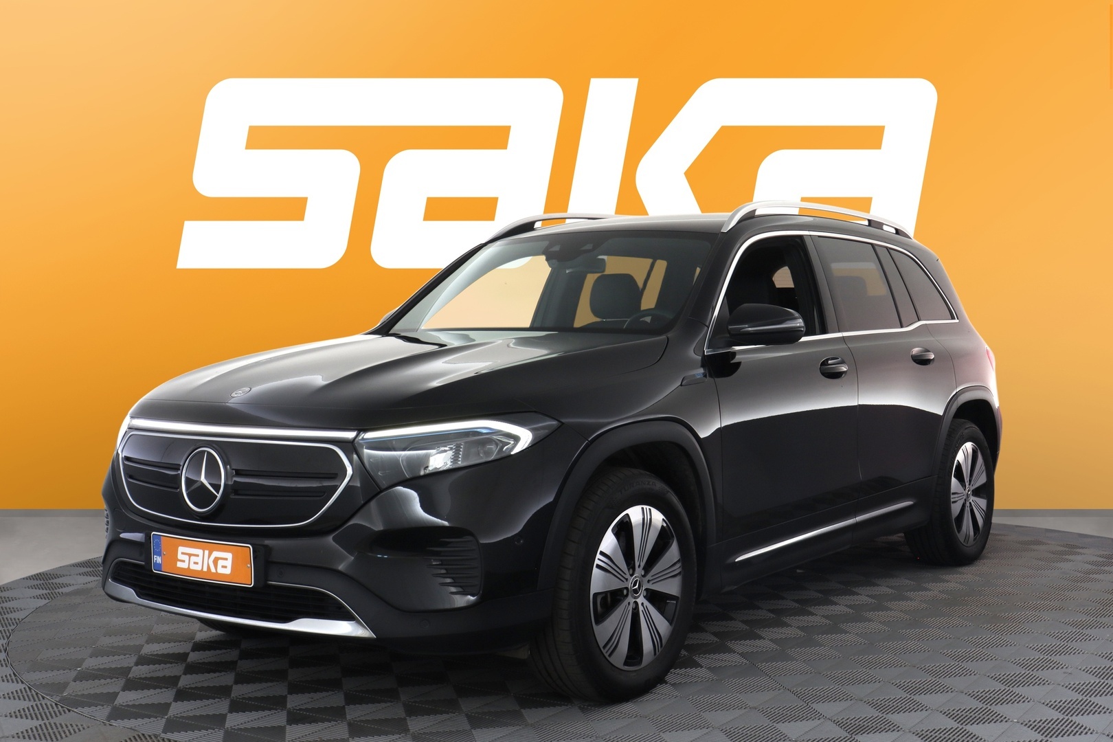 MERCEDES-BENZ EQB 2023