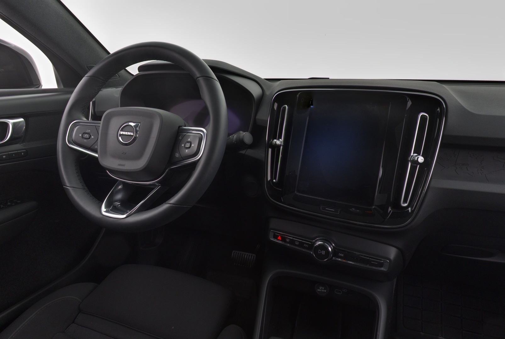 VOLVO C40 2023