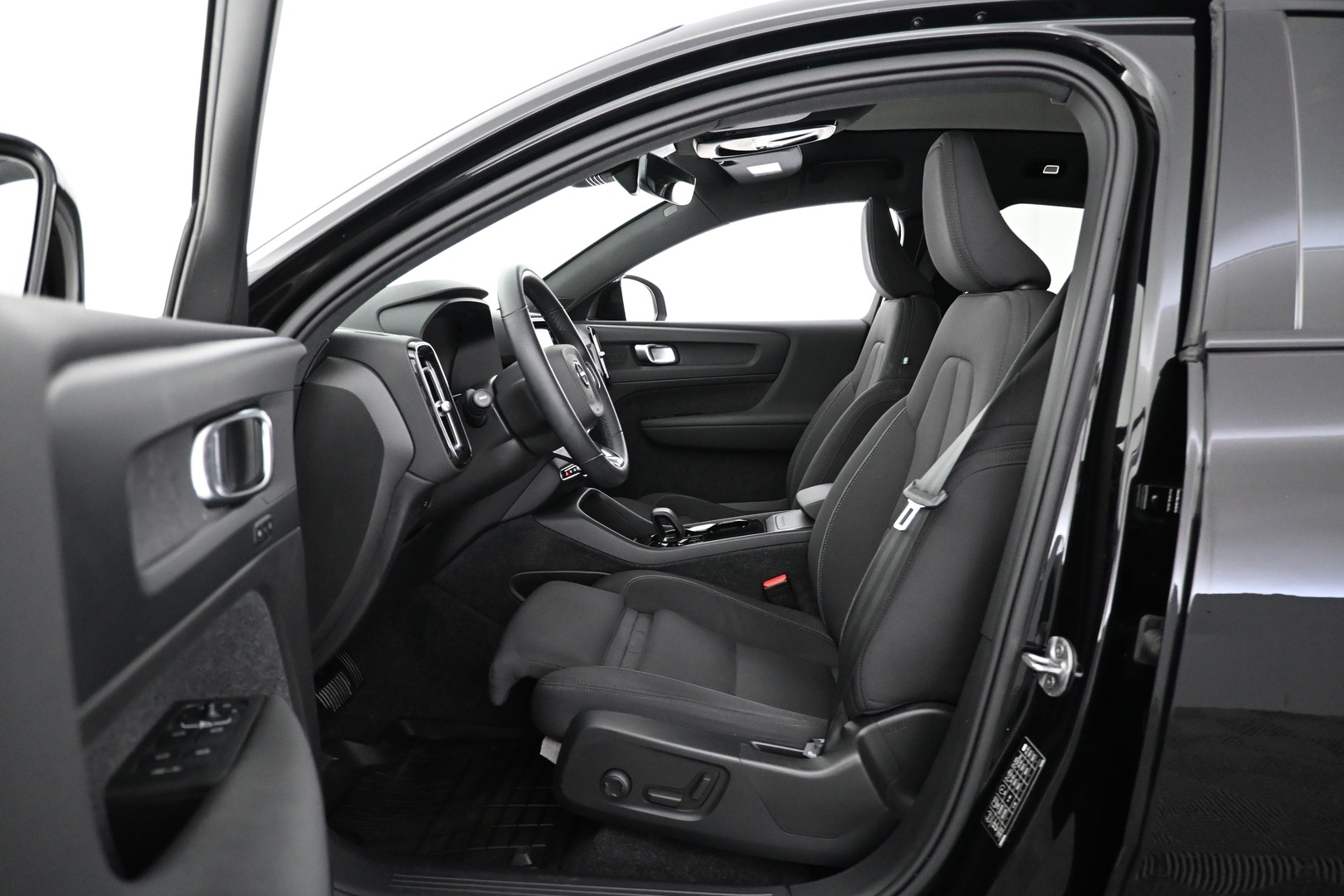 VOLVO C40 2023