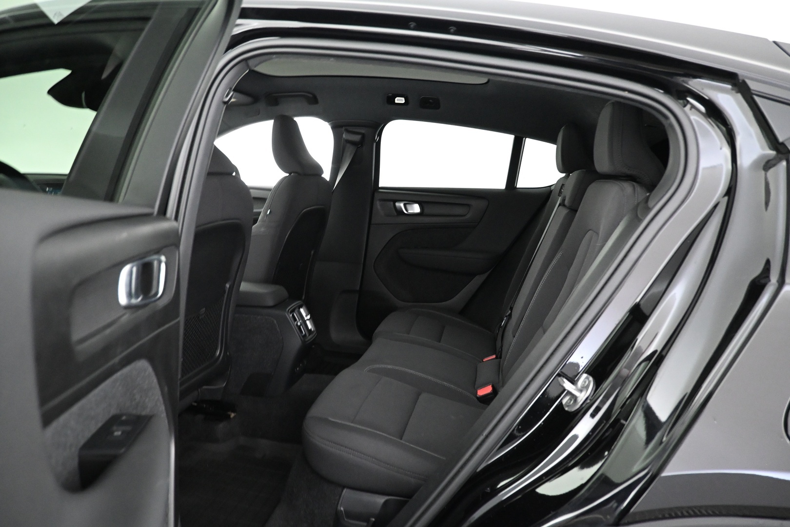 VOLVO C40 2023