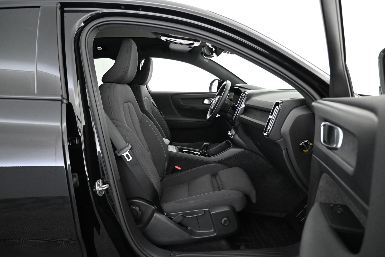 VOLVO C40 2023