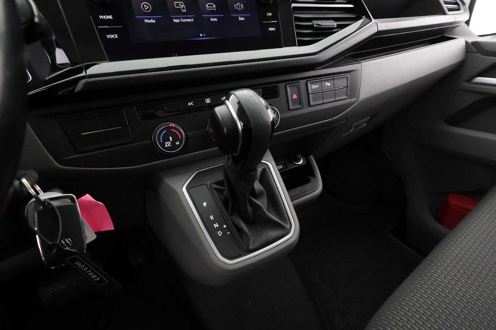 VOLKSWAGEN Transporter 2022