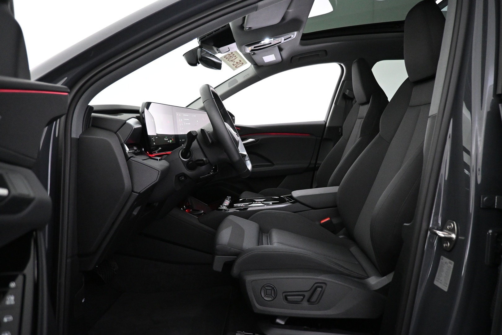 AUDI Q6 e-tron 2025