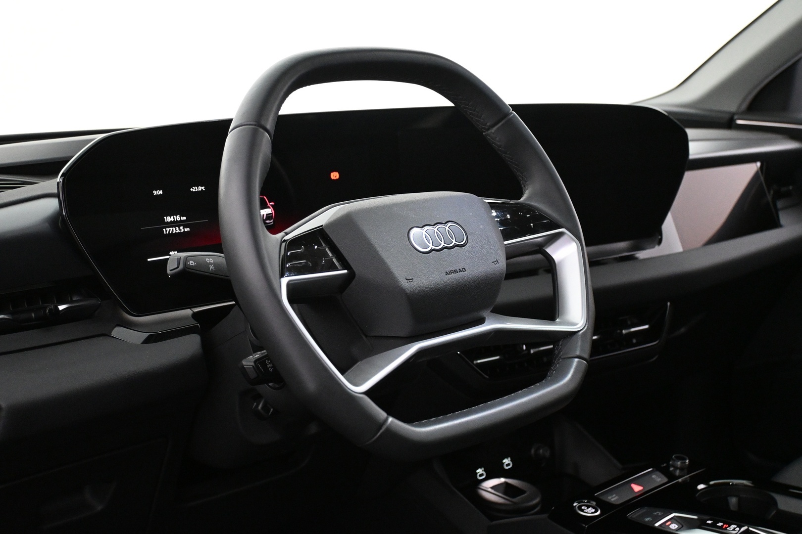AUDI Q6 e-tron 2025