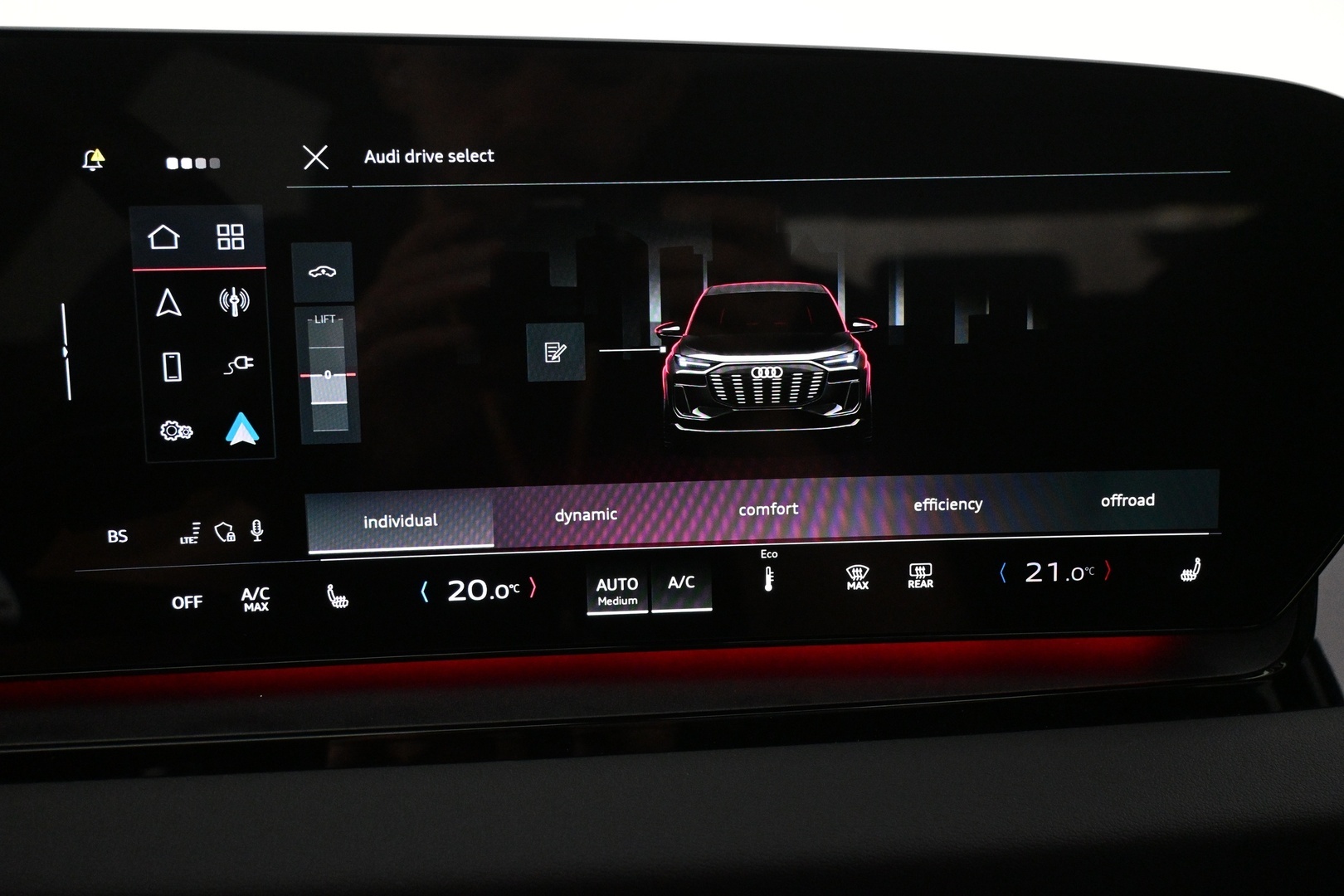 AUDI Q6 e-tron 2025