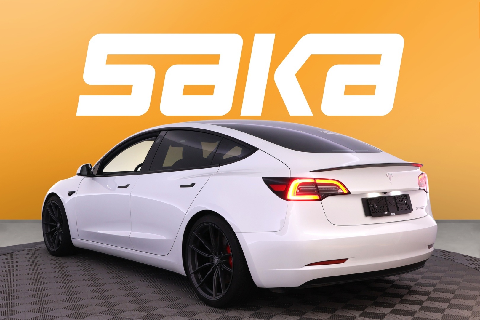 TESLA Model 3 2023