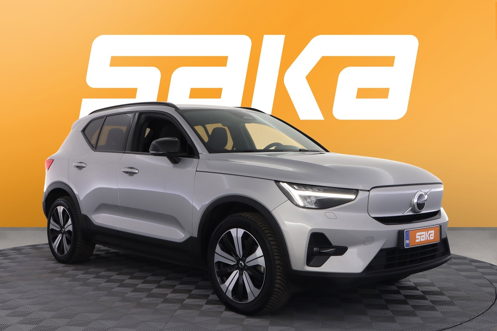 VOLVO XC40 2023
