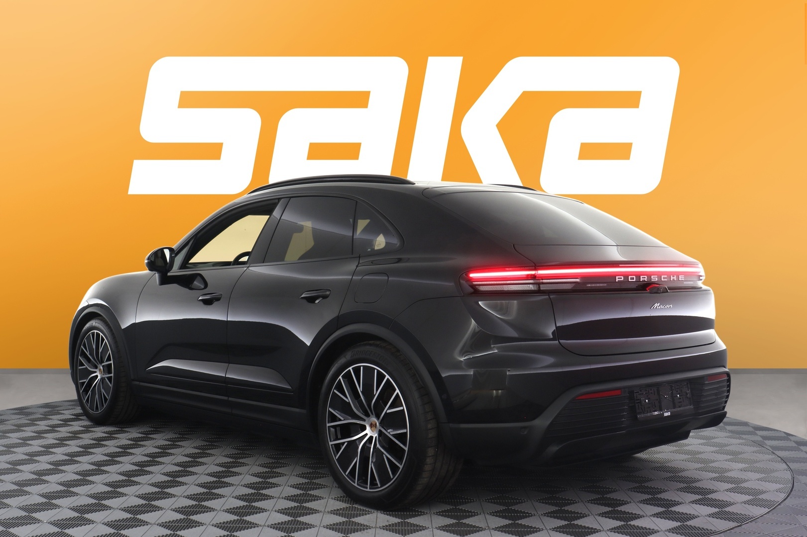 PORSCHE Macan 2025