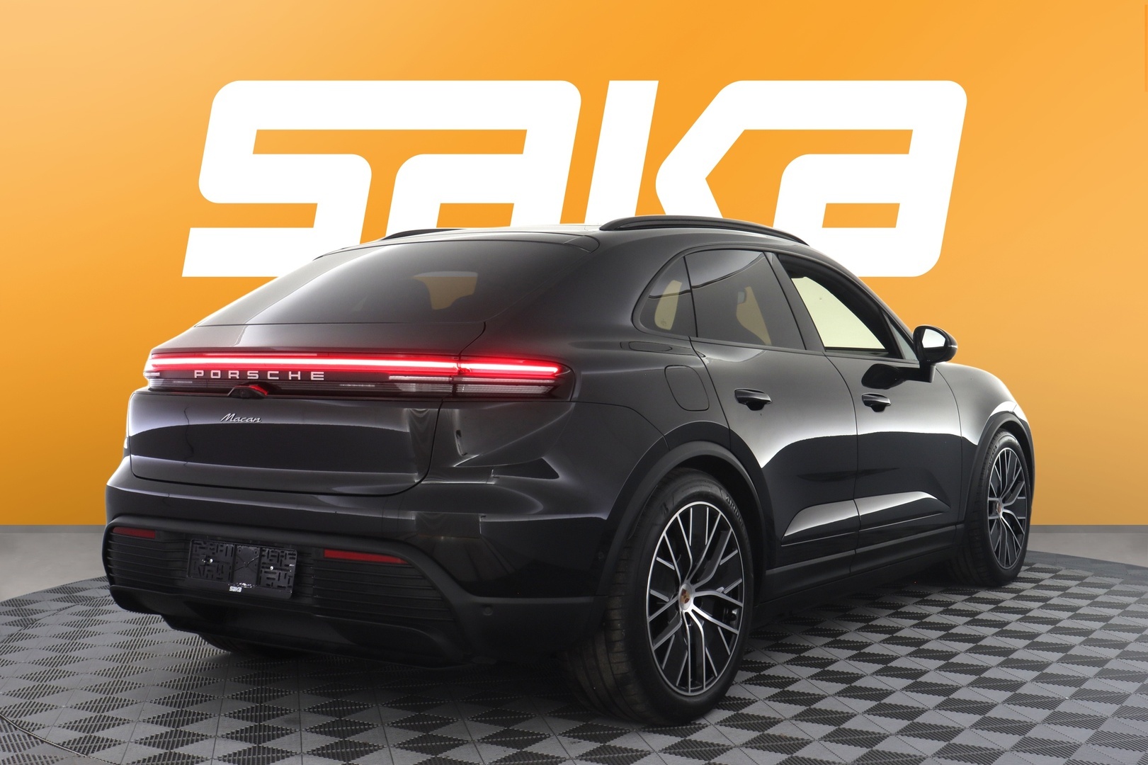 PORSCHE Macan 2025