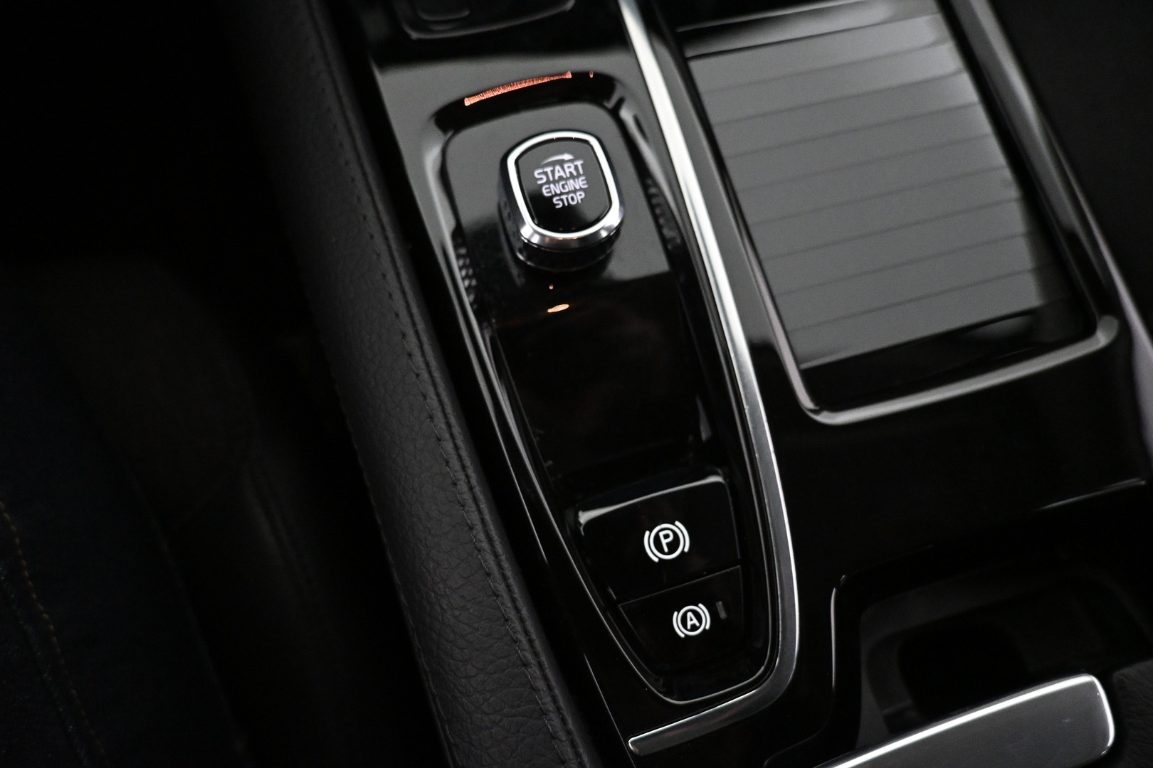 VOLVO V90 2022