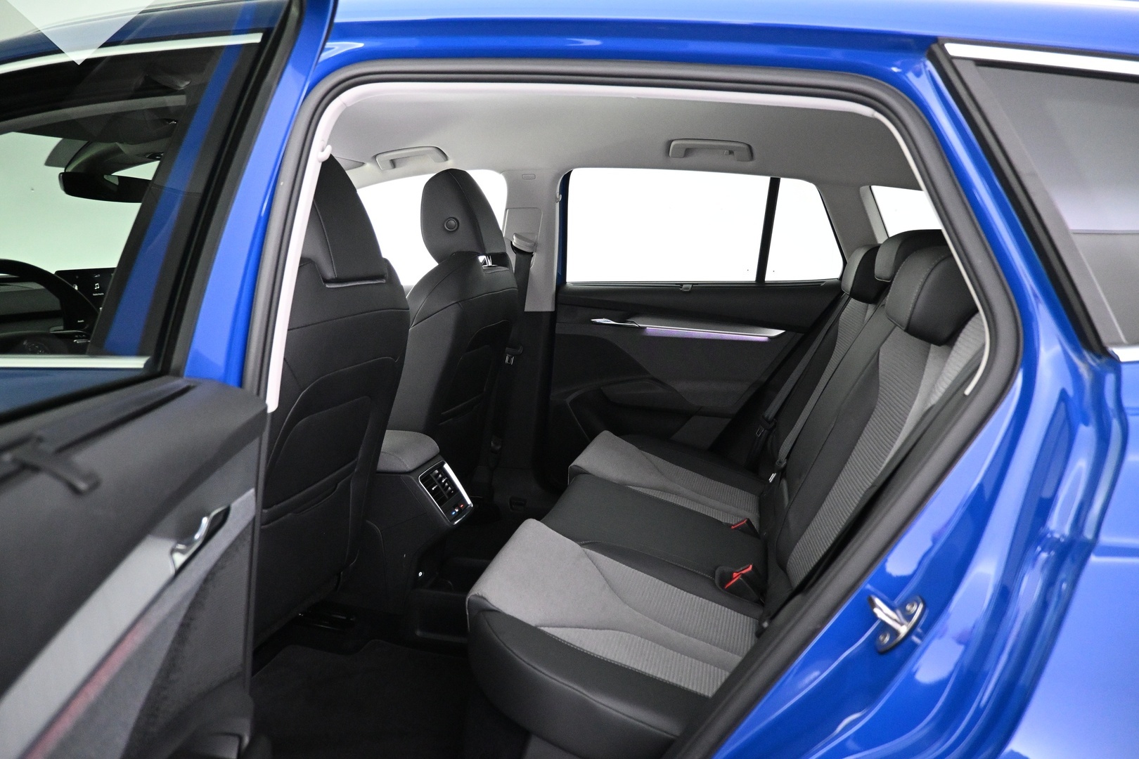 SKODA Enyaq 2023