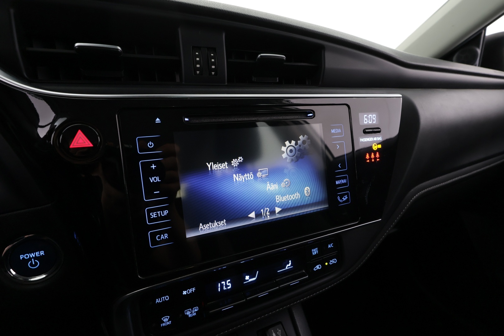 TOYOTA Auris 2019