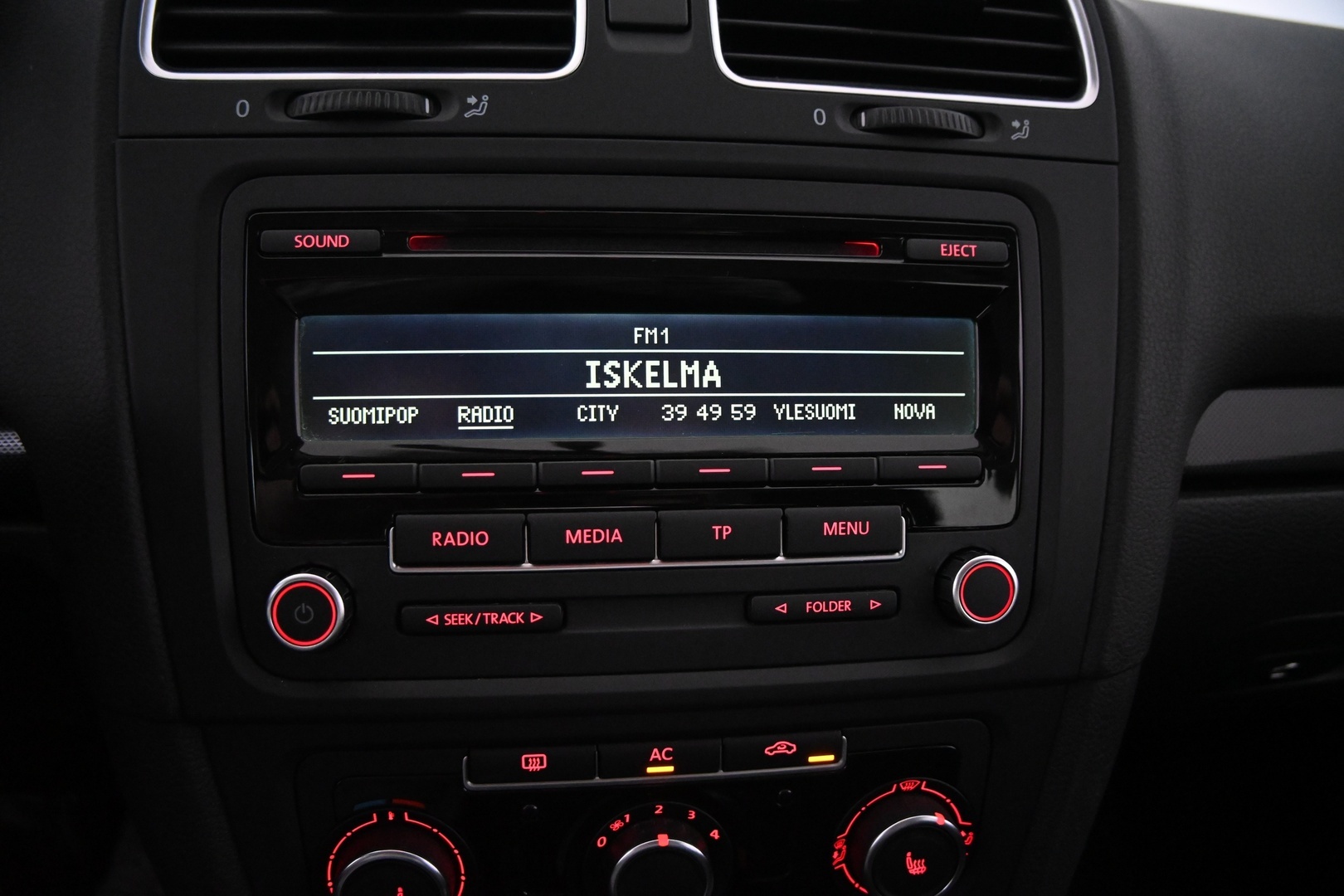 VOLKSWAGEN Golf 2012