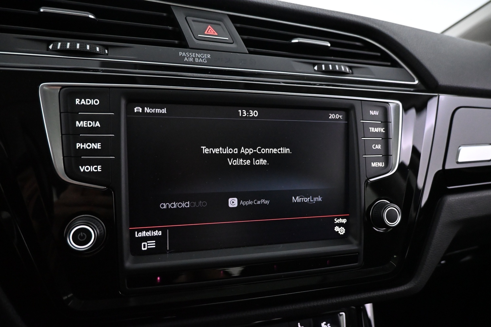 VOLKSWAGEN Touran 2016