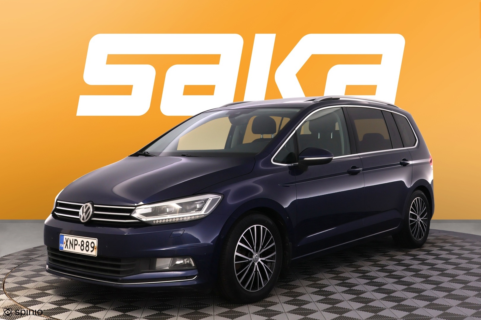 VOLKSWAGEN Touran 2016