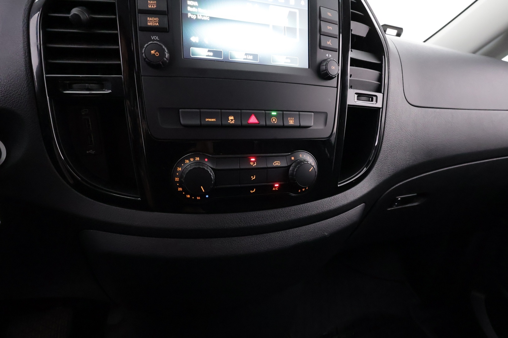 MERCEDES-BENZ Vito 2022