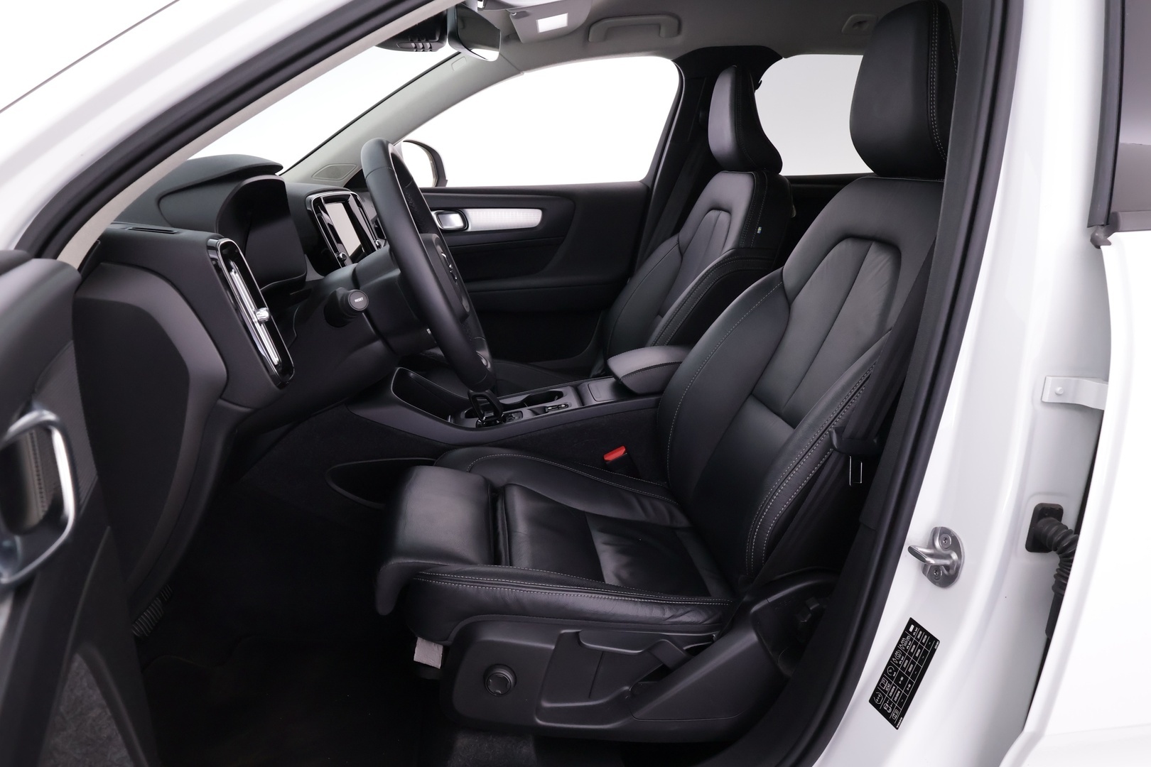 VOLVO XC40 2022