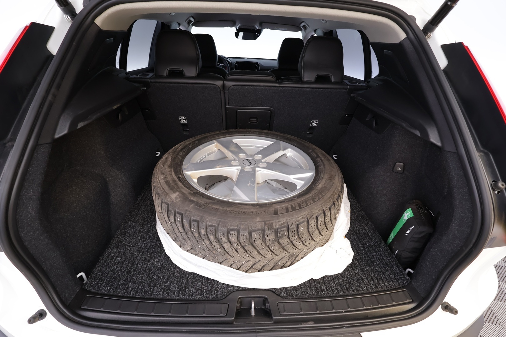 VOLVO XC40 2022