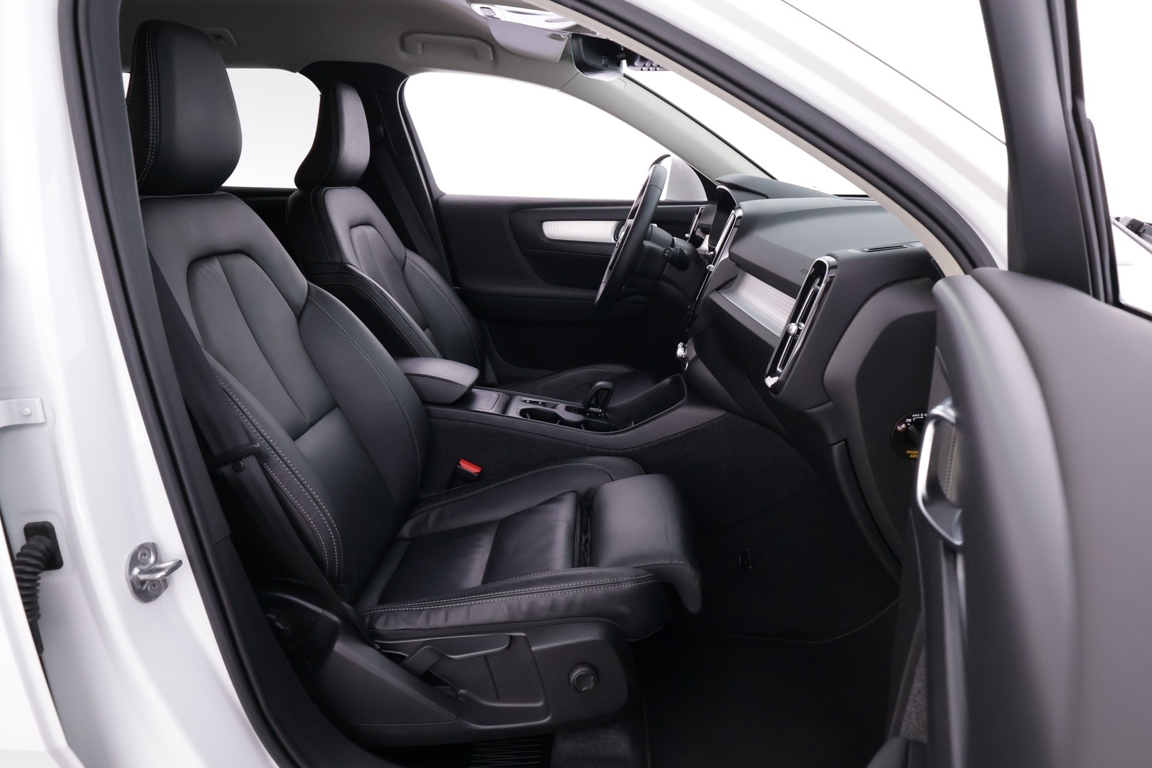 VOLVO XC40 2022
