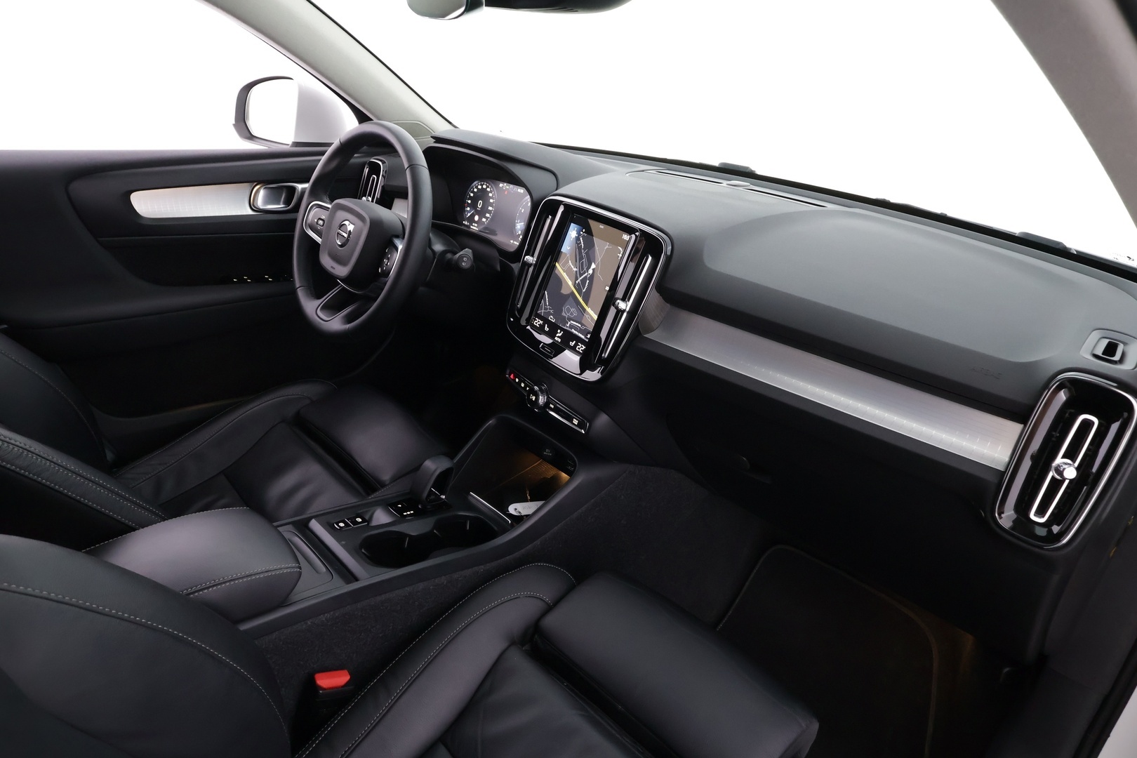 VOLVO XC40 2022