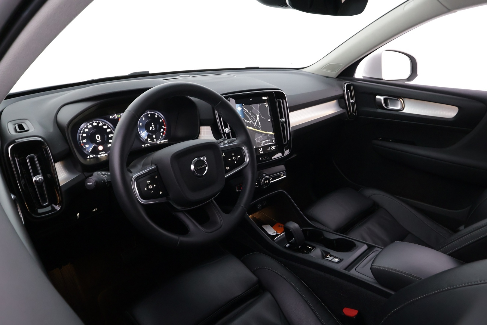 VOLVO XC40 2022