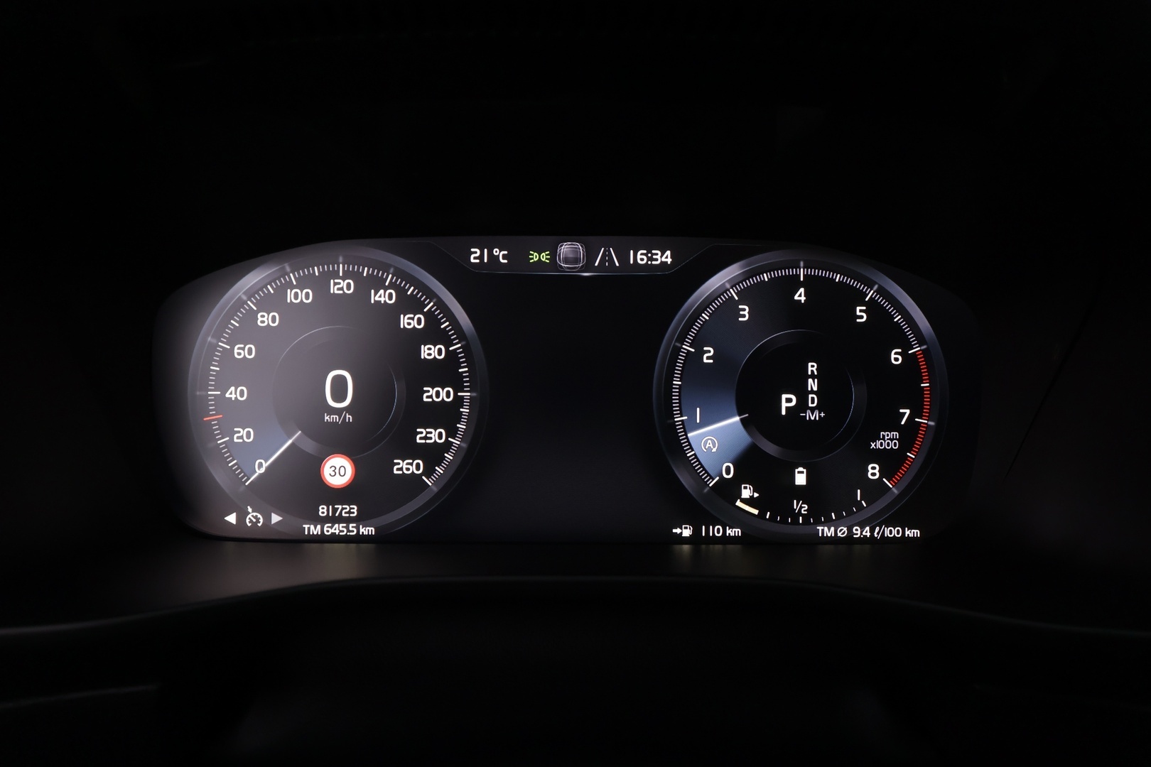 VOLVO XC40 2022