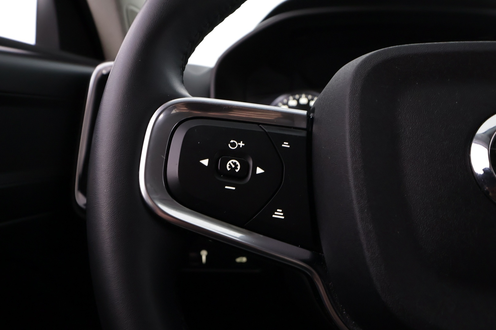 VOLVO XC40 2022